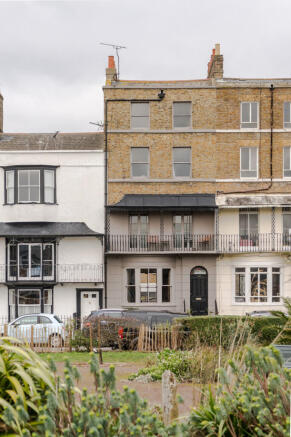 249335 - 34 Spencer Square-55.jpg