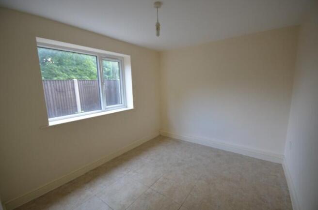 2 bed Apartment to rent Image 4