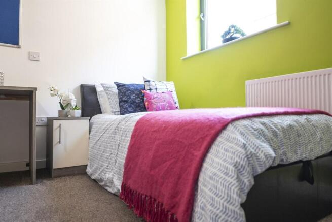 Studio to rent Image 6
