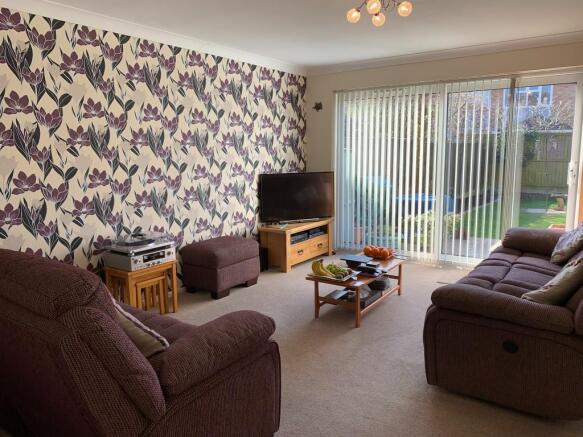 LIVING ROOM AREA