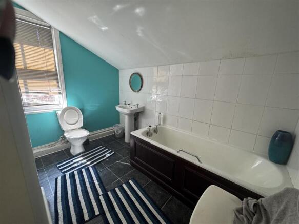 1 bed House Share to rent Image 11