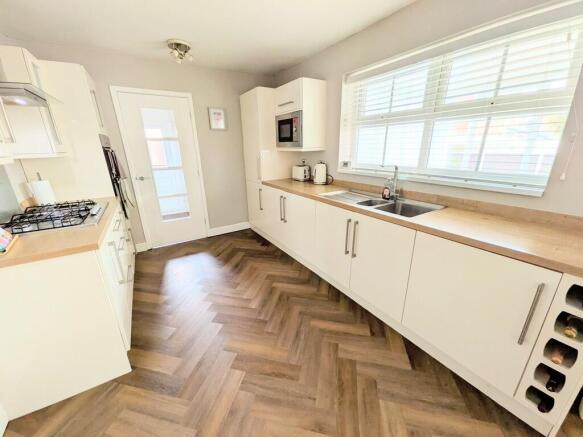 3 bed Detached for sale Image 5