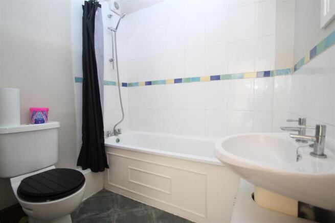 2 bed Terraced for sale Image 8