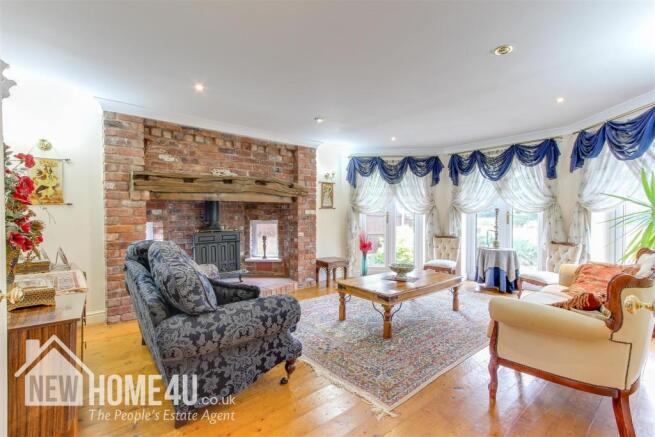 SITTING ROOM:
