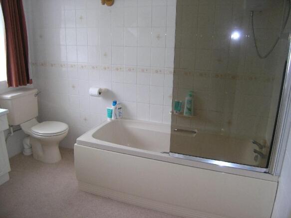 En-Suite Bathroom