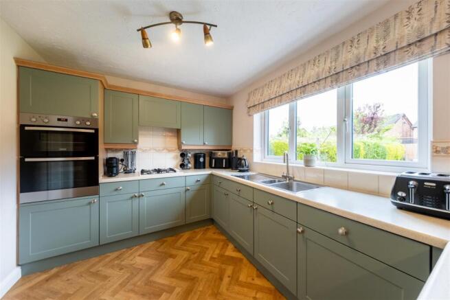 Earls Way, Northwich photo 4