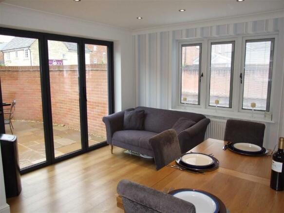 Fitted Kitchen/Family Room