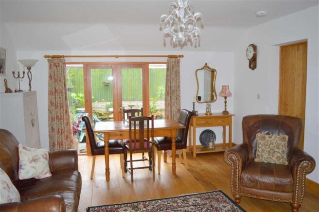 Lounge/Dining Room