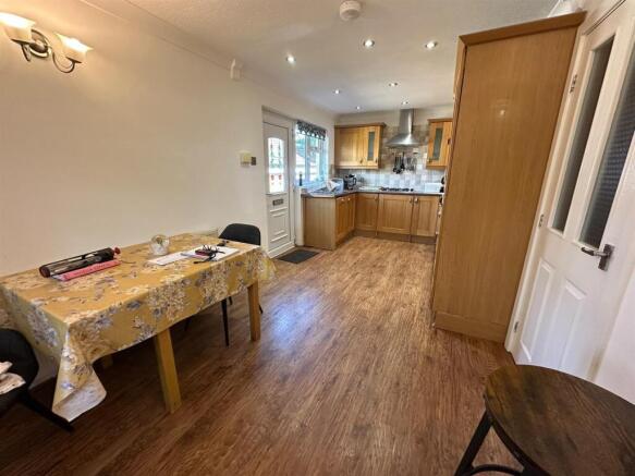 3 bed Bungalow to rent Image 5