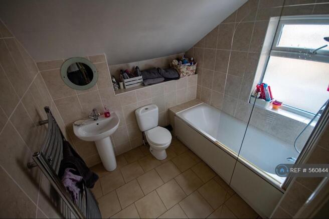 En-Suite (Bedroom 1)