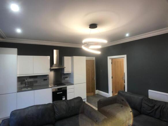 1 bed Apartment to rent Image 6