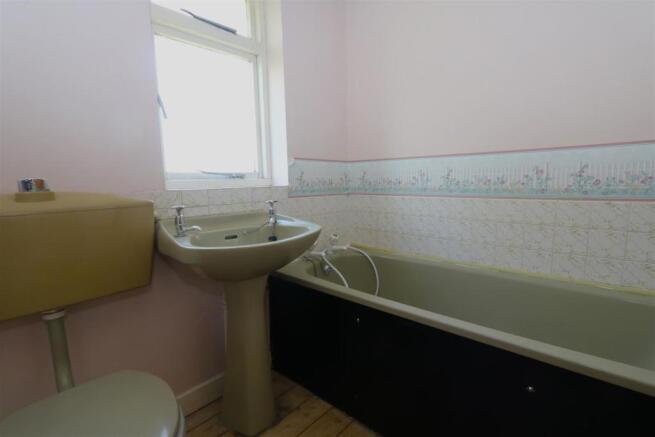 Bathroom.JPG