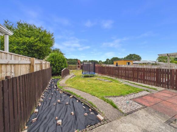 3 bed Terraced for sale Image 4