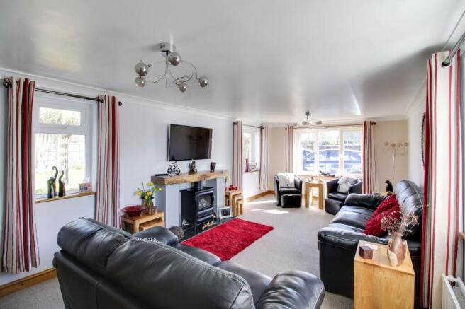 Park Way, Offord Cluny, PE19 photo 4
