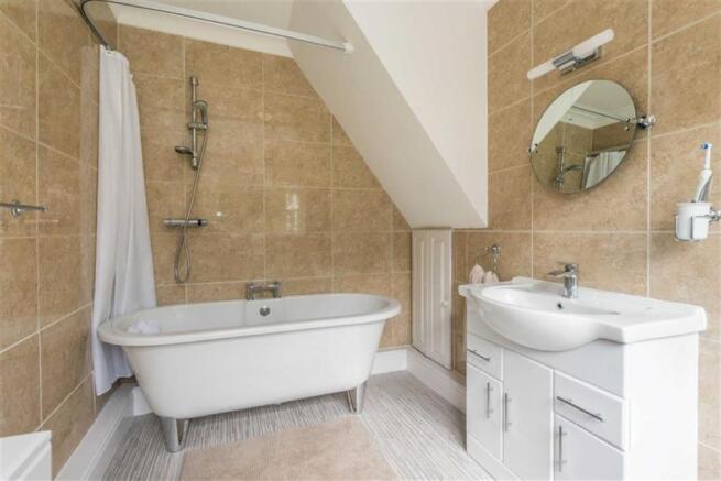 STUNNING LUXURIOUS B