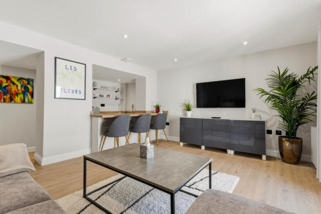 2 bed Flat to rent Image 7