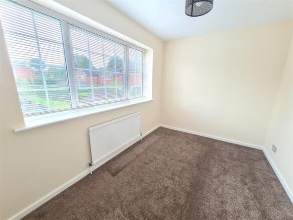 4 bed Detached to rent Image 9