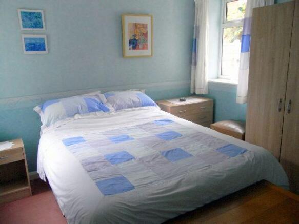 Bedroom 2/Guests Roo