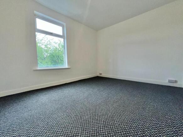 3 bed Terraced to rent Image 8