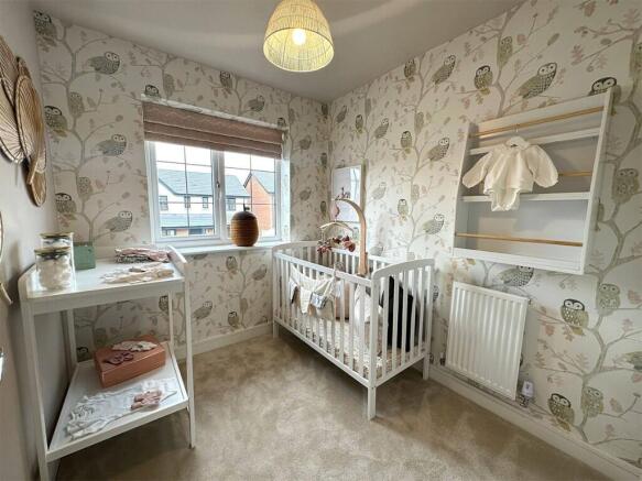 3 bed Semi-Detached for sale Image 8