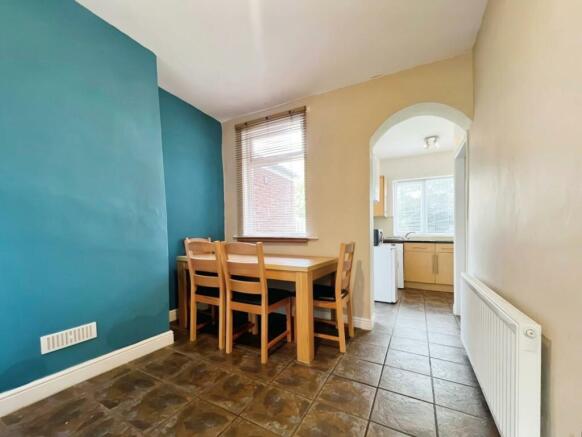 eb0e0c5c-dining 20room.jpg