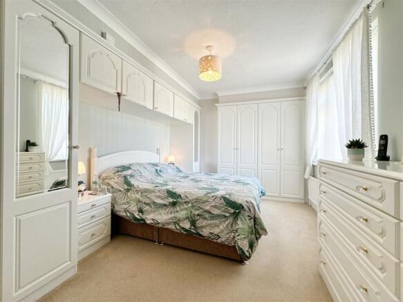 Bedroom 1.JPG