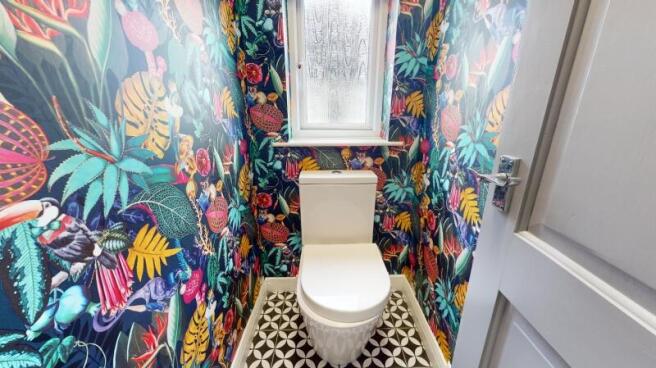 6 bed Semi-Detached to rent Image 11