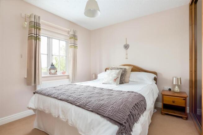 28 Millfield Close-14.jpg