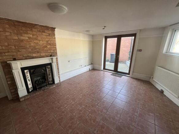81 Stretton Road, Leicester, Leicestershire LE3 6BL photo 5