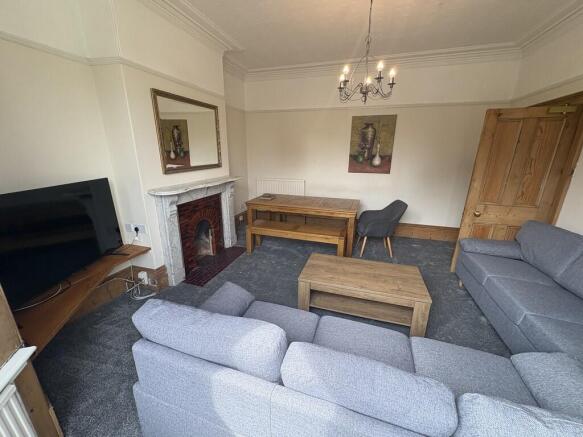 1 bed House Share to rent Image 8