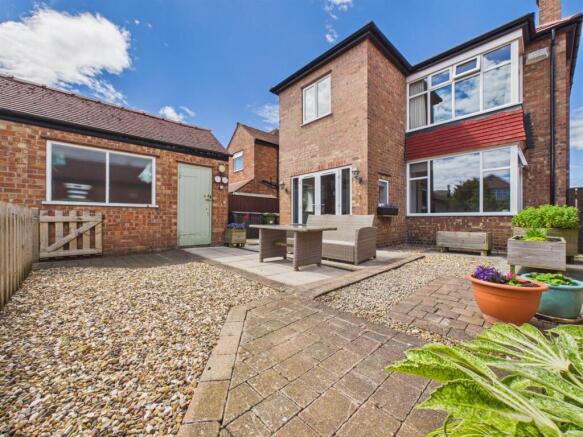4 bed Detached for sale Image 12