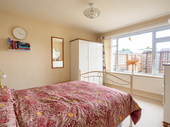 2 bed Semi-Detached Bungalow for sale Image 5
