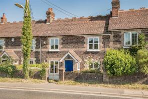 48, Winchester Road, Stroud, Petersfield GU32 3PG