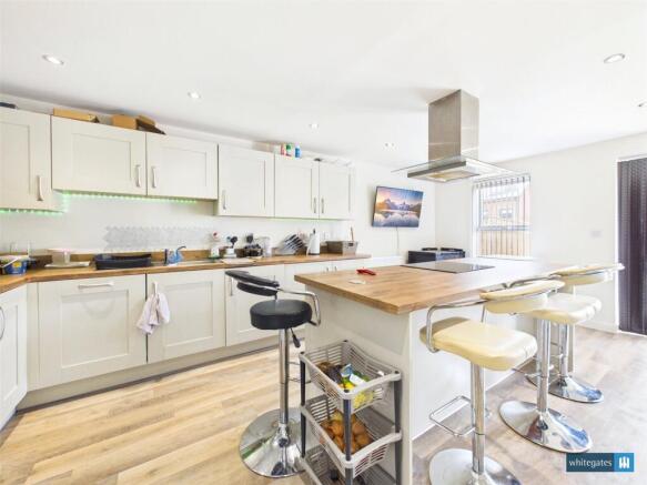 4 bed Town House for sale Image 4