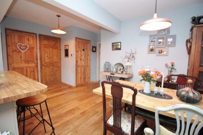 Kitchen/dining...