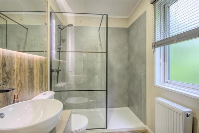 2 bed Mobile Home for sale Image 10