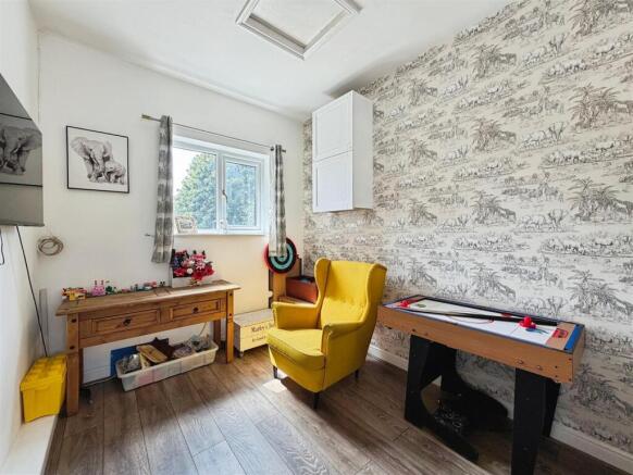 House for sale Image 11