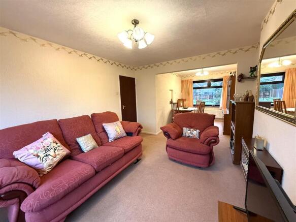 27 rish lounge 3.jpeg