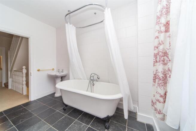 Bathroom.jpg