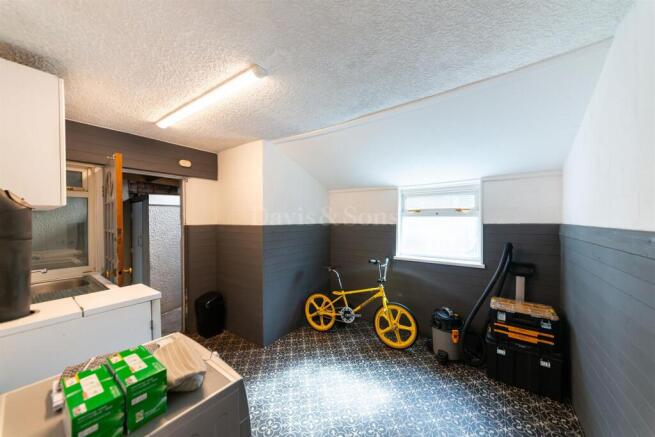 Kitchen/Utility Room