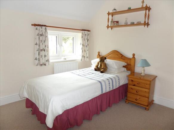 BEDROOM 4