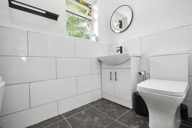 3 bed Semi-Detached for sale Image 8