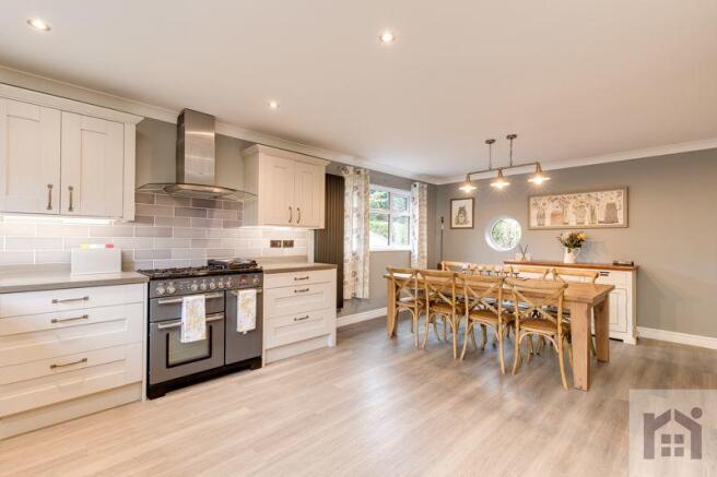 Dining kitchen