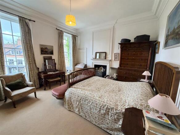 3 bed Semi-Detached for sale Image 8