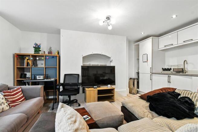 1 bed Apartment for sale Image 5