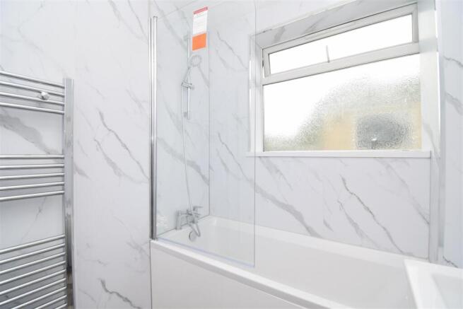 3 bed Detached to rent Image 8