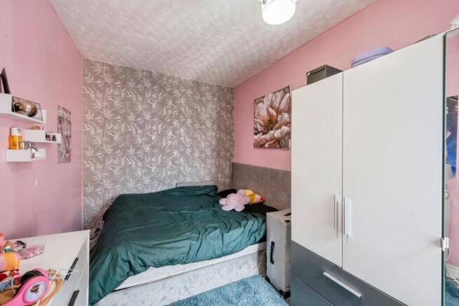 3 bed Terraced for sale Image 11