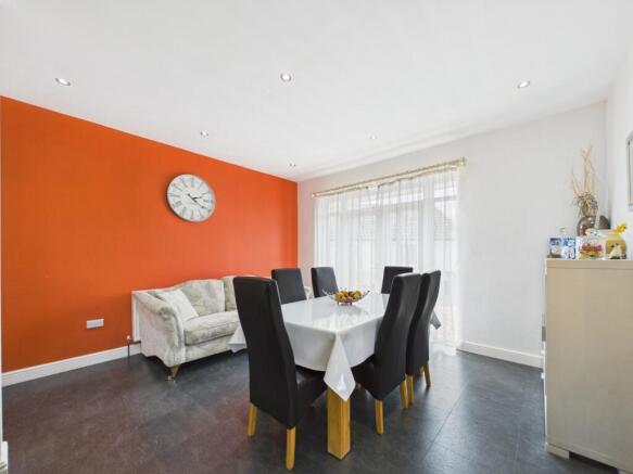 4 bed Detached for sale Image 11