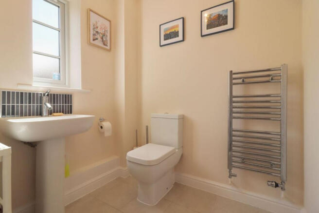 4 bed Semi-Detached for sale Image 10
