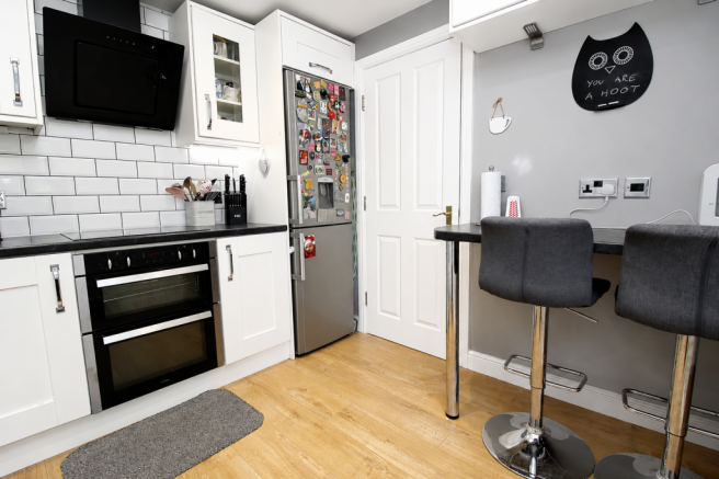 3 bed Terraced for sale Image 11